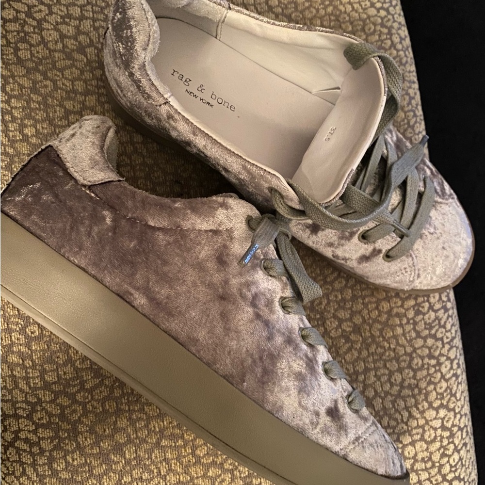 Designer Shoes - Picture 4 of 6